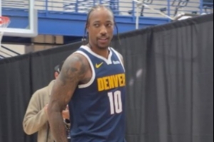 掘金主帅：球队首发不变 德罗赞将打替补&本人也接受球队安排！